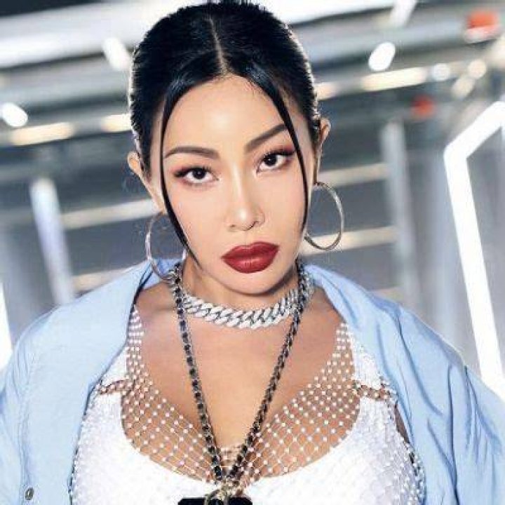 
5 K-pop Celebrities That Have Publicly Revealed Their Plastic Surgeries 
