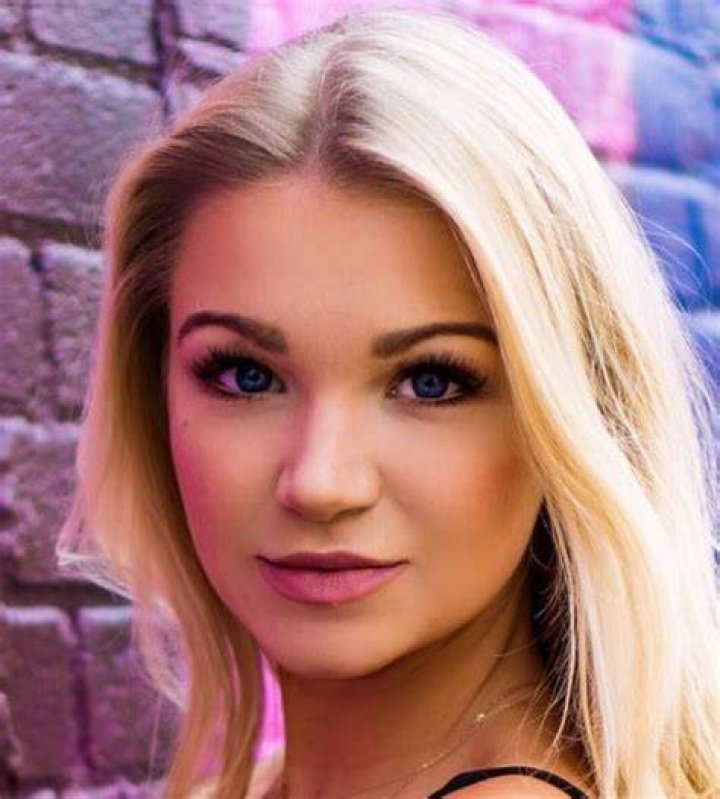 Abbie Quinnen Height, Weight, Net Worth, Age, Birthday, Wikipedia, Who, Nationality, Biography