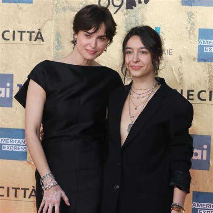 Anna Lou Castoldi Height, Weight, Net Worth, Age, Birthday, Wikipedia, Who, Instagram, Biography