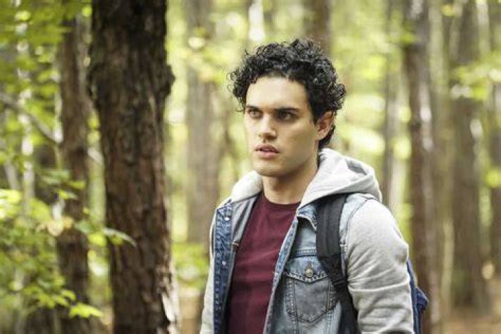 
Aria Shahghasemi’s Wiki: Age, Ethnicity, Parents, Net Worth 