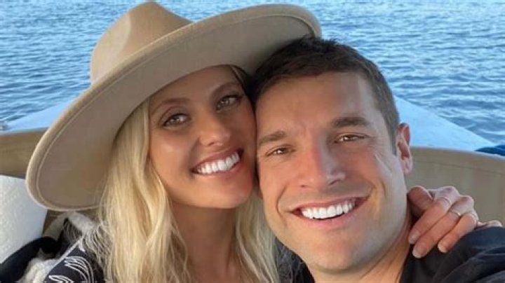 
‘Bachelorette’ Alum Garrett Yrigoyen Is Engaged to Alex Farrar 