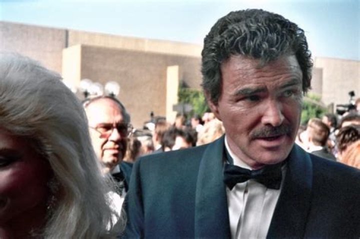 Burt Reynolds Height, Weight, Net Worth, Age, Birthday, Wikipedia, Who, Nationality, Biography