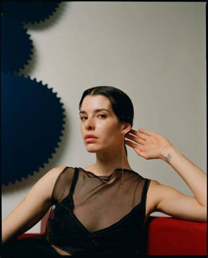 
Carly Foulkes’ Biography: Boyfriend, Family, Net Worth, Height 