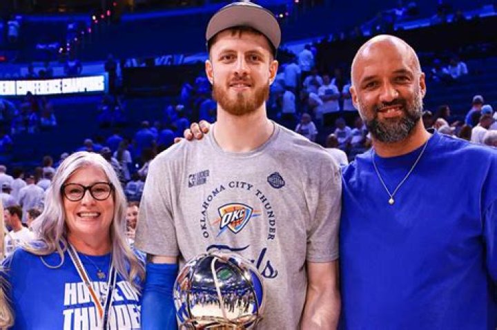 
CJ Perez Wiki: Who Are His Parents? Basketball Player Origin And Family Explore 