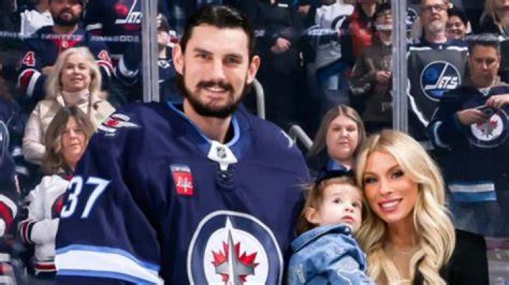 
Connor Hellebuyck And His Girlfriend Andrea Fanciullo Is Celebrating Christmas With Their Baby Boy Hugh 