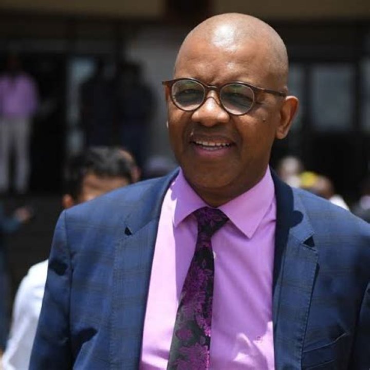 
Dali Mpofu Height, Weight, Net Worth, Age, Birthday, Wikipedia, Who, Nationality, Biography 