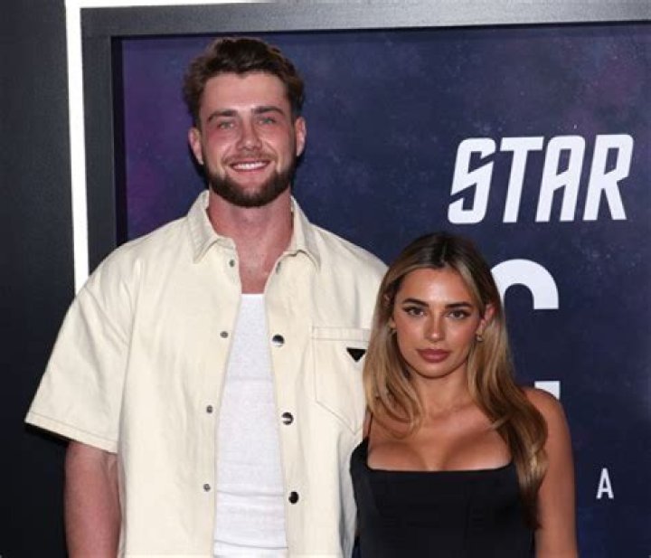 Georgia Hassarati Boyfriend: Relationship Timeline With Harry Jowsey And Dating History