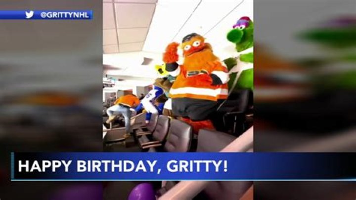 
Gritty’s Birthday: Flyers mascot holds big birthday bash 