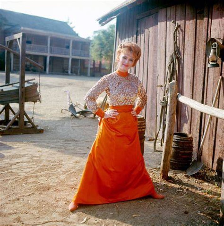 
‘Gunsmoke’ Amanda Blake Had 4 Spouses Before Her Death – Read Her Life Biography 