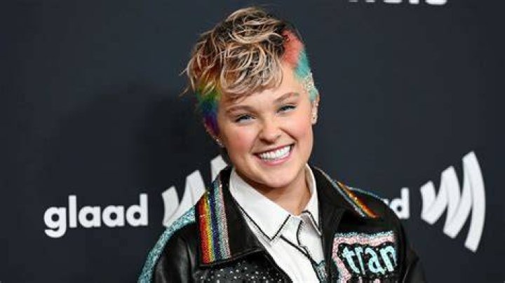 Is Jojo Siwa Gay or Bisexual? A Close Look At Her Sexuality