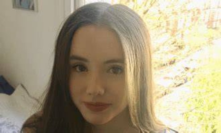 Is Lily Mo Sheen Pregnant 2023 | Weight Gain And Baby Bump Rumours