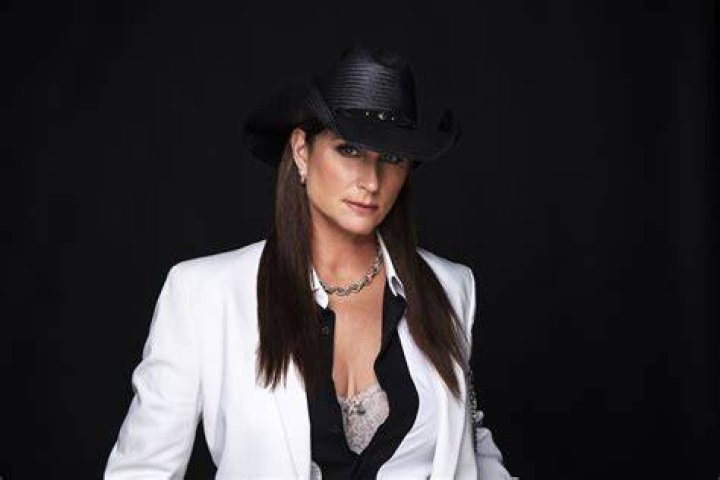 Is Terri Clark Gay? Age, Height, Net Worth