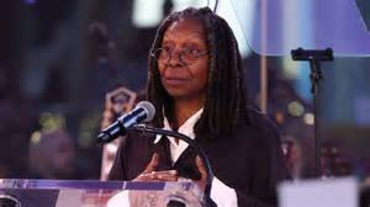 
Is Whoopi Goldberg Gay? What Did She Say About Her Sexuality? 