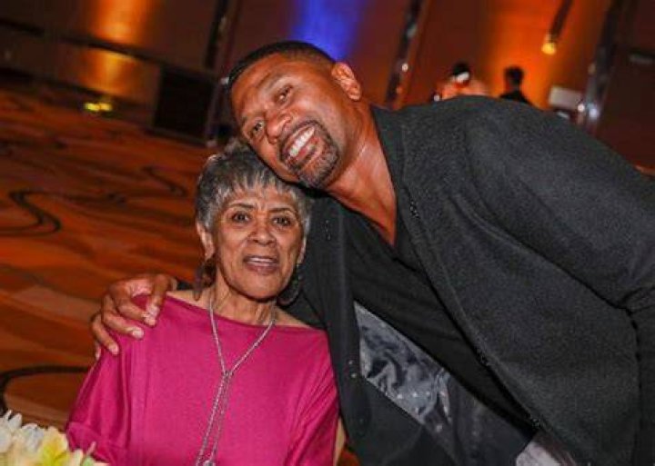 
Jalen Rose Religion, Is He Jewish? Family And Ethnicity 