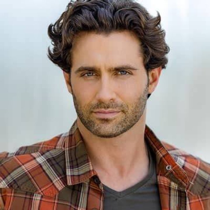 Jonathan Stoddard Height, Weight, Net Worth, Age, Birthday, Wikipedia, Who, Nationality, Biography