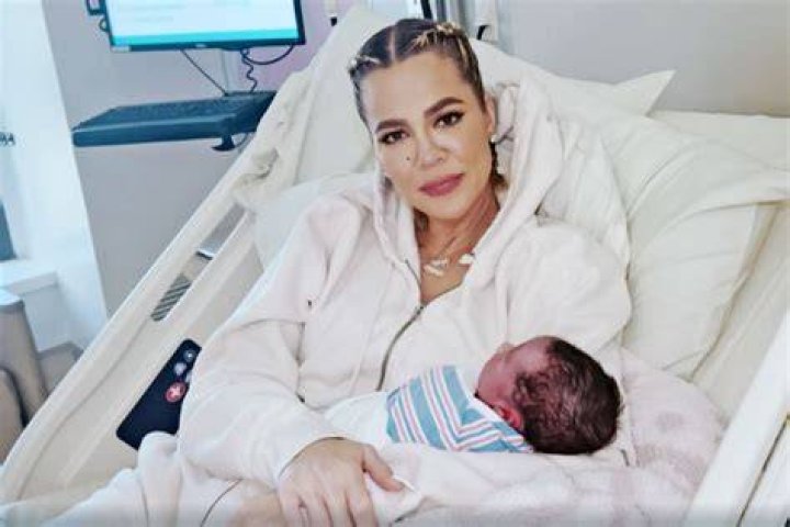 
Khloe Kardashian Opened Up About Her Parenthood Experience 