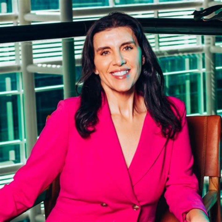 Leigh Elena Henderson Height, Weight, Net Worth, Age, Birthday, Wikipedia, Who, Nationality, Biography