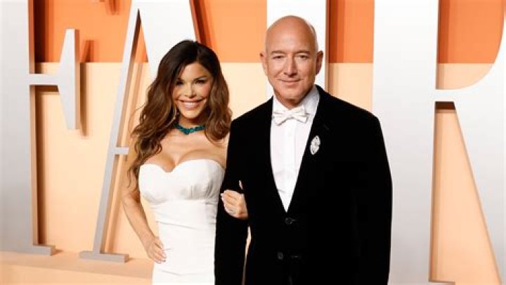 
Lisa Bezos Age, Birthday, Wikipedia, Who, Nationality, Biography 