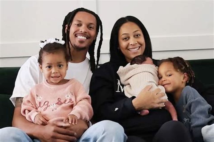 
Meet Damion Lee Wife Sydel Curry, Daughter Family And Net Worth 