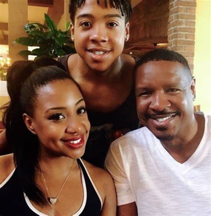 
Meet Dorien Wilson’s Ex-Wife: JoAnne Wilson. Kids: Sarita, Devin. 