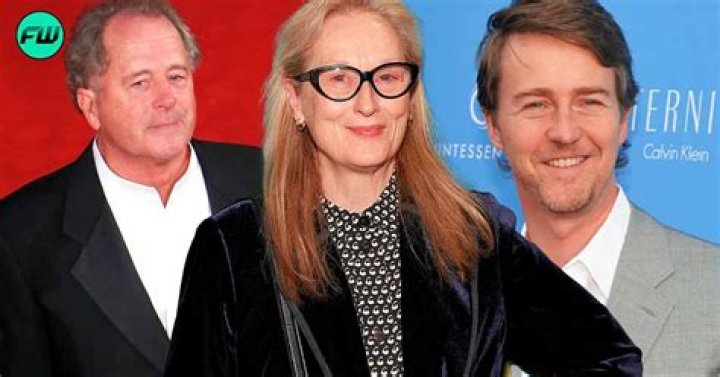 Meryl Streep and Mark Ruffalo’s public kiss went viral.