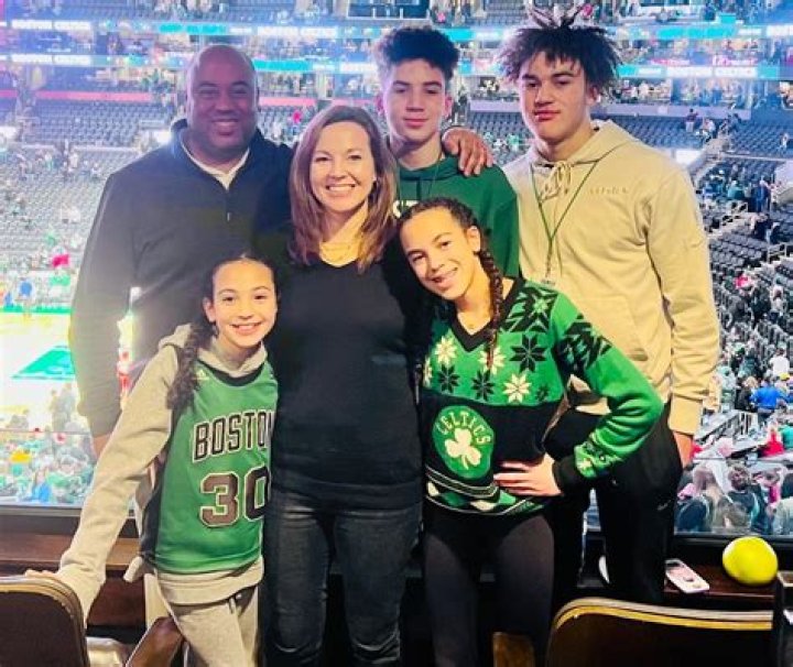 
Micah Shrewsberry family: Who is wife Molly, children, Braeden, Nicholas, Caitlin and Grace? 