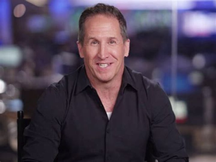 Mike Tobin (Journalist) Height, Weight, Net Worth, Age, Birthday, Wikipedia, Who, Instagram, Biography