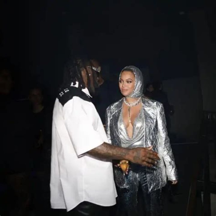 
“My fav Dey where hin Dey follow woman , Dey trend”- Nigerian reacts as Burna Boy meets Beyoncé in Paris 