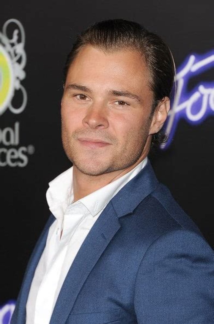 Patrick Flueger Height, Weight, Net Worth, Age, Birthday, Wikipedia, Who, Nationality, Biography