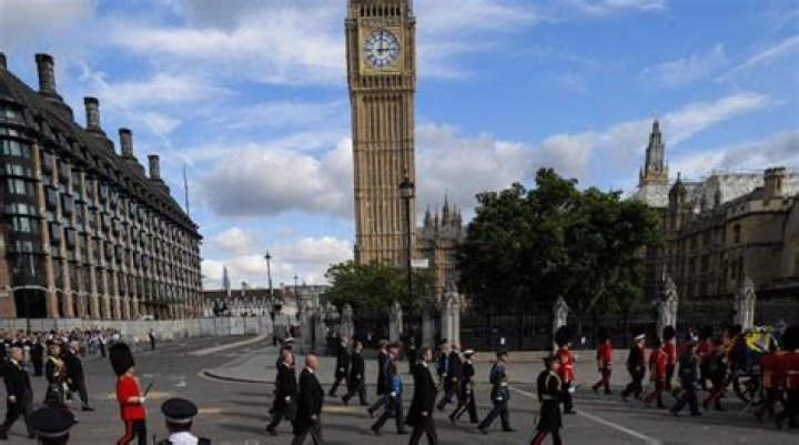 
Protests Mark Australia’s Day Of Mourning For Queen Elizabeth 