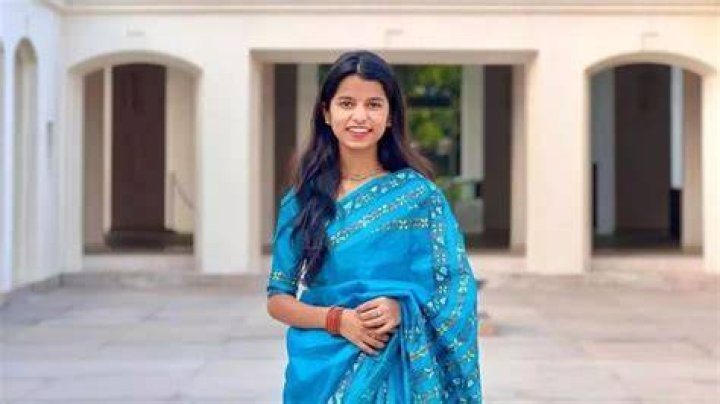 Reena Thakur Height, Weight, Net Worth, Age, Birthday, Wikipedia, Who, Instagram, Biography