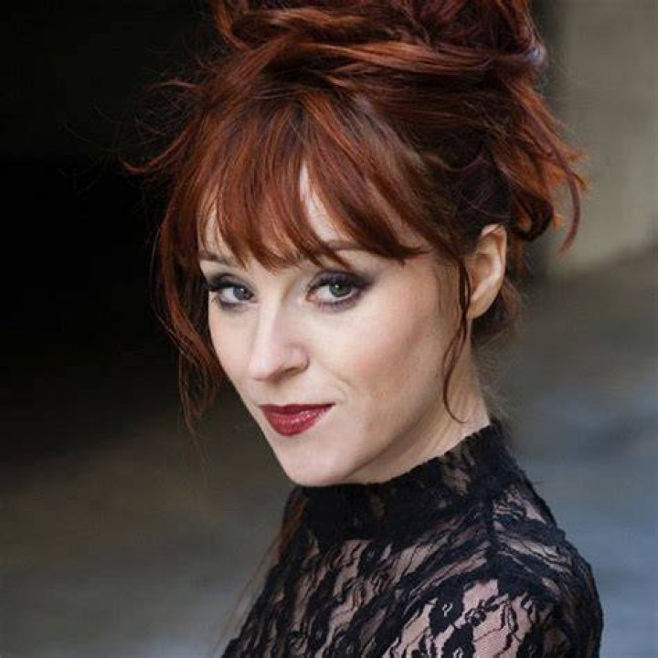 Ruth Connell’s Husband, Net Worth, Measurements, Biography