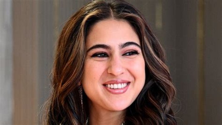 Sara Ali Khan Height, Weight, Net Worth, Age, Birthday, Wikipedia, Who, Nationality, Biography