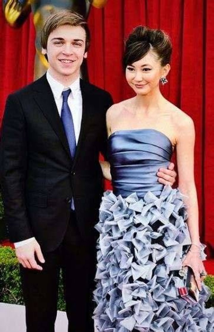 Sean Grandillo’s Wiki – Girlfriend Kimiko Glenn, Gay Rumors