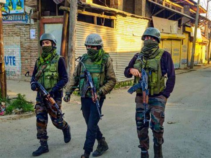 
Soldier, 2 civilians injured in encounter at J&K’s Kulgam 