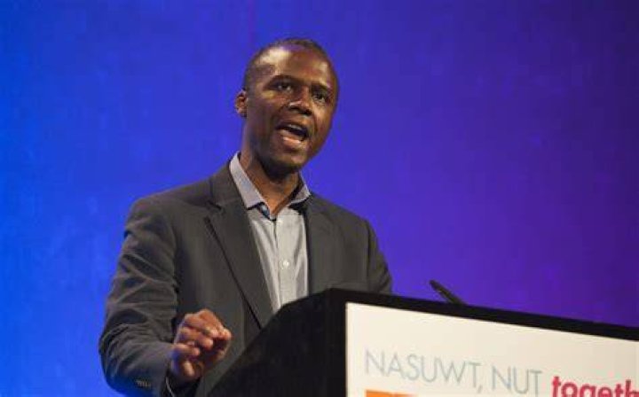 Ukweli Roach Height, Weight, Net Worth, Age, Birthday, Wikipedia, Who, Nationality, Biography