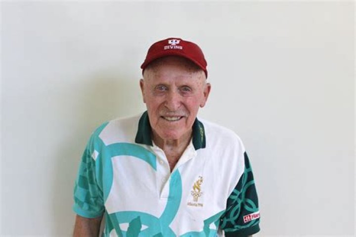 
Veteran Indiana Hoosiers diving coach, Hobie Billingsley, 94, passed away 