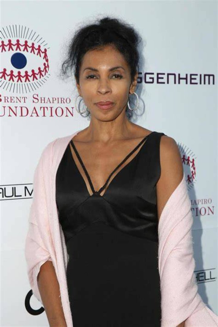 
We Bet You Didn’t Know These Things About Khandi Alexander and Her Family 