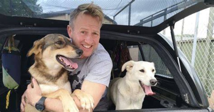 
Where Is Pen Farthing Now? Facts To Know About The Founder Of Nowzad Dogs Charity 