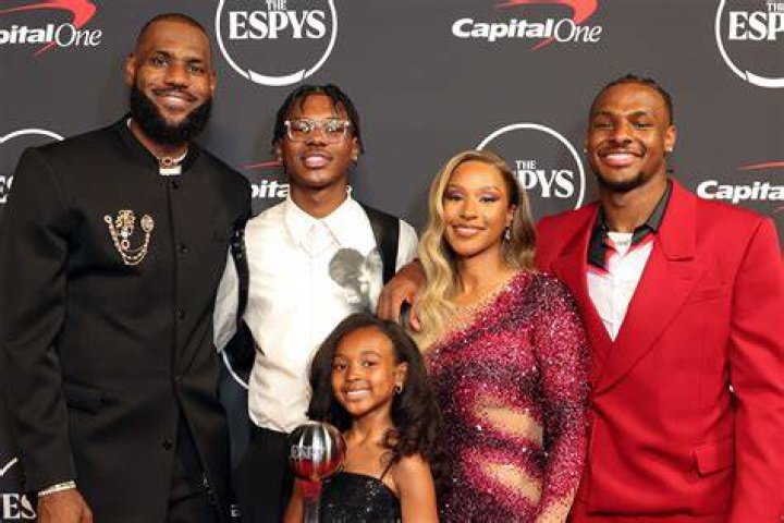 
Who Are Glenn Wheatley Family? Details About His Wife And Kids 
