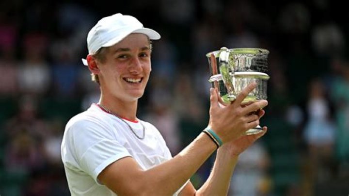 
Who is Henry Searle? 17-year-old British Wimbledon boys’ champion since 1962 | Watch winning moment 