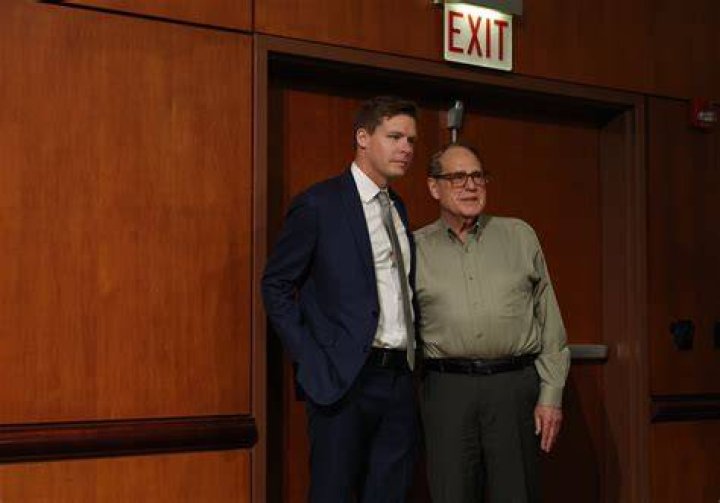 
Who is Jerry Reinsdorf? White Sox owner refutes gun was used in Guaranteed Rate Field incident 