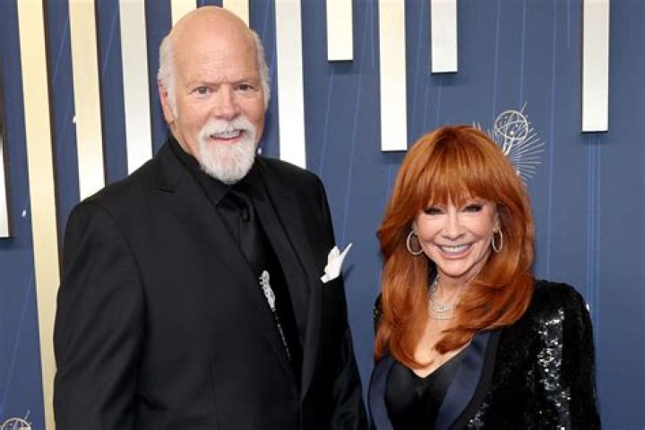 
Who Is Reba Mcentire Dating Now? Who Is Reba Mcentire Husband? Does Reba Mcentire Wear A Wig? 