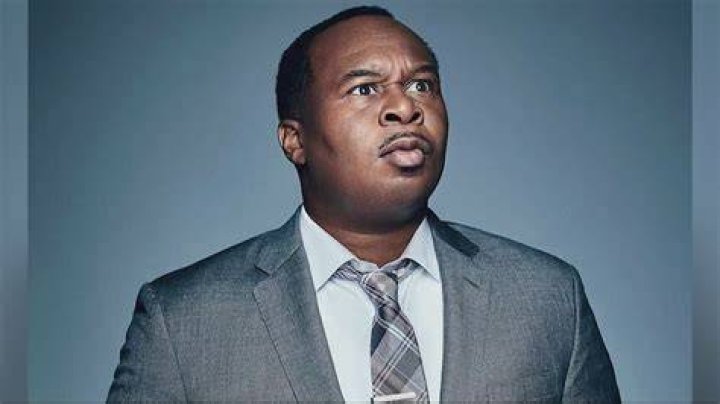 
Who is Roy Wood Jr., White House Correspondents dinner host? 