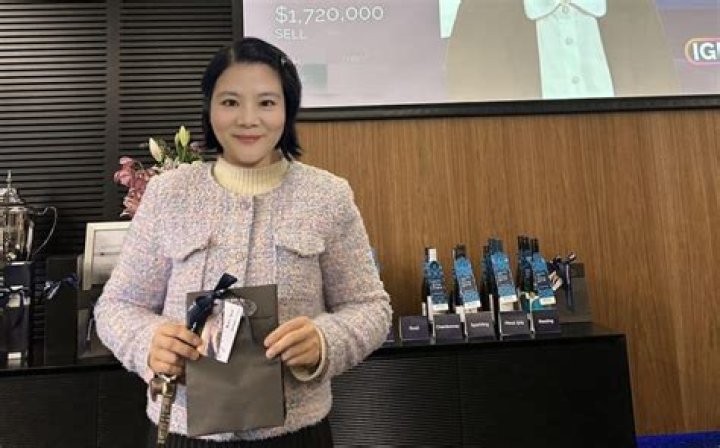 
Yanfei Bao | Missing Update 